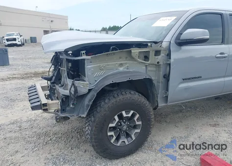 2021 Toyota Tacoma Trd Off-Road z USA, uszkodzony, nr VIN 5TFCZ5AN3MX276048